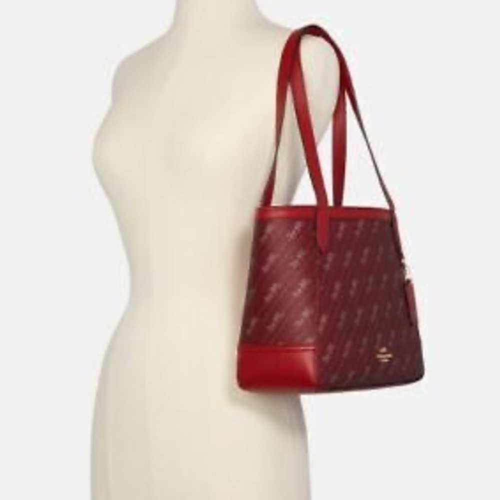 NEW Coach Horse and Carriage Tote 27 With Horse And Carriage Dot Print C4060